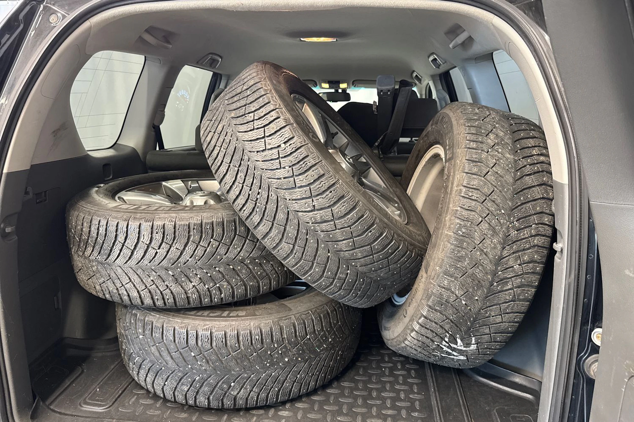 musta Toyota Land Cruiser 2011 kuva 26.