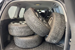 musta Toyota Land Cruiser 2011 kuva 26.