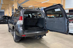 harmaa Toyota Land Cruiser 2014 kuva 27.