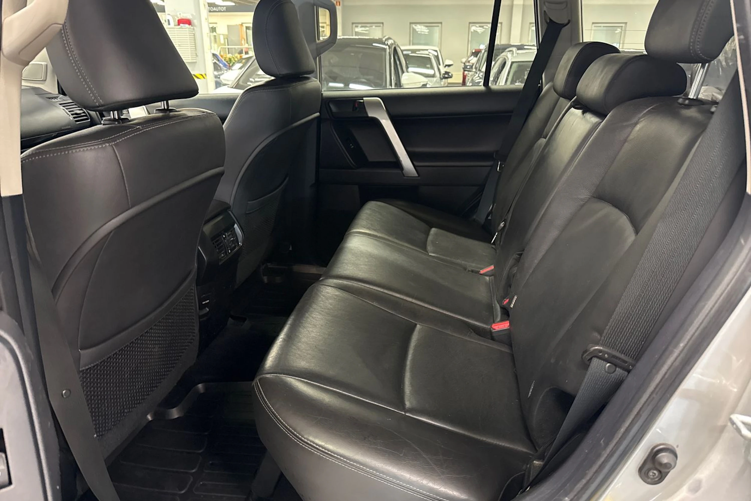 hopea Toyota Land Cruiser 2014 kuva 16.