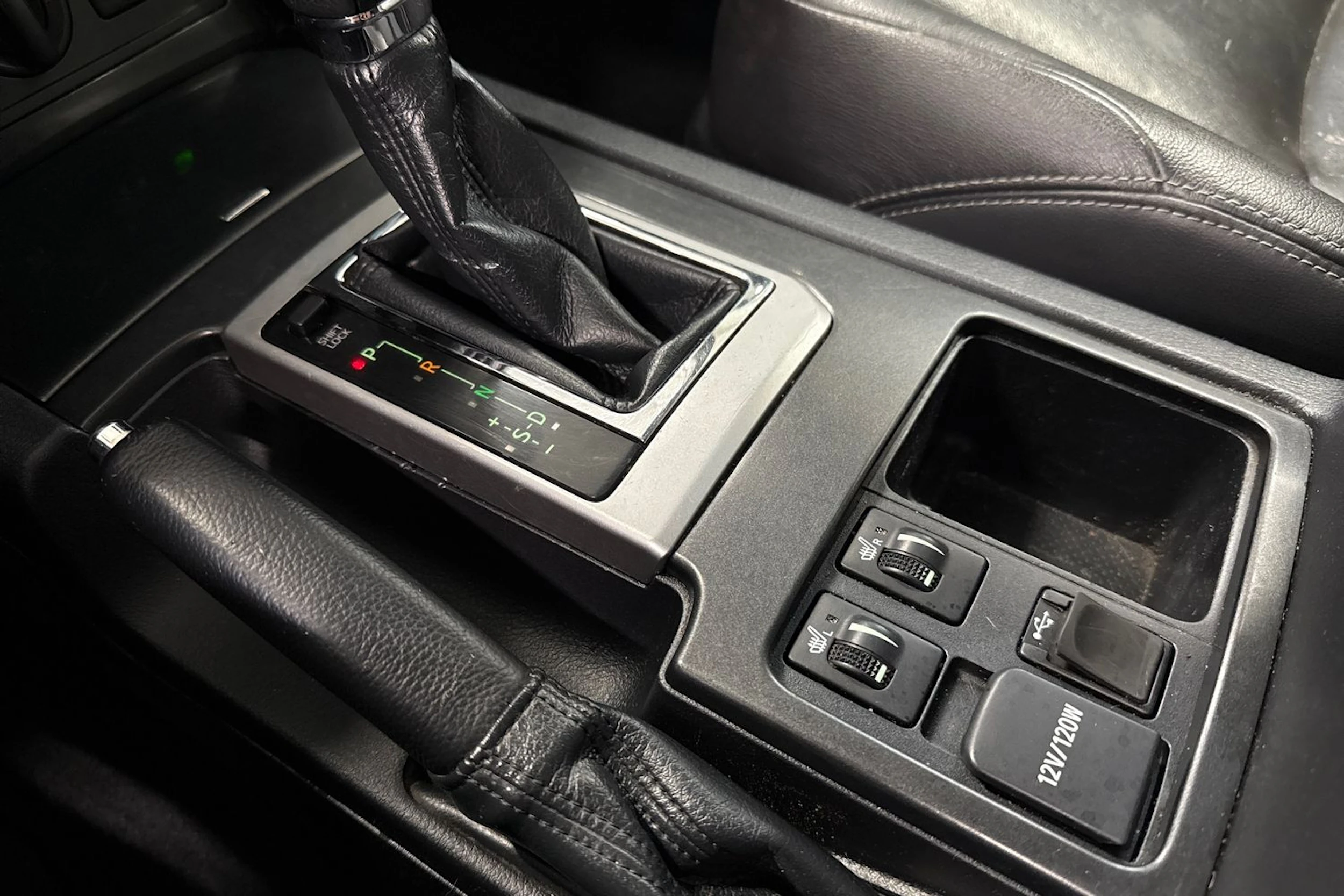 hopea Toyota Land Cruiser 2014 kuva 23.
