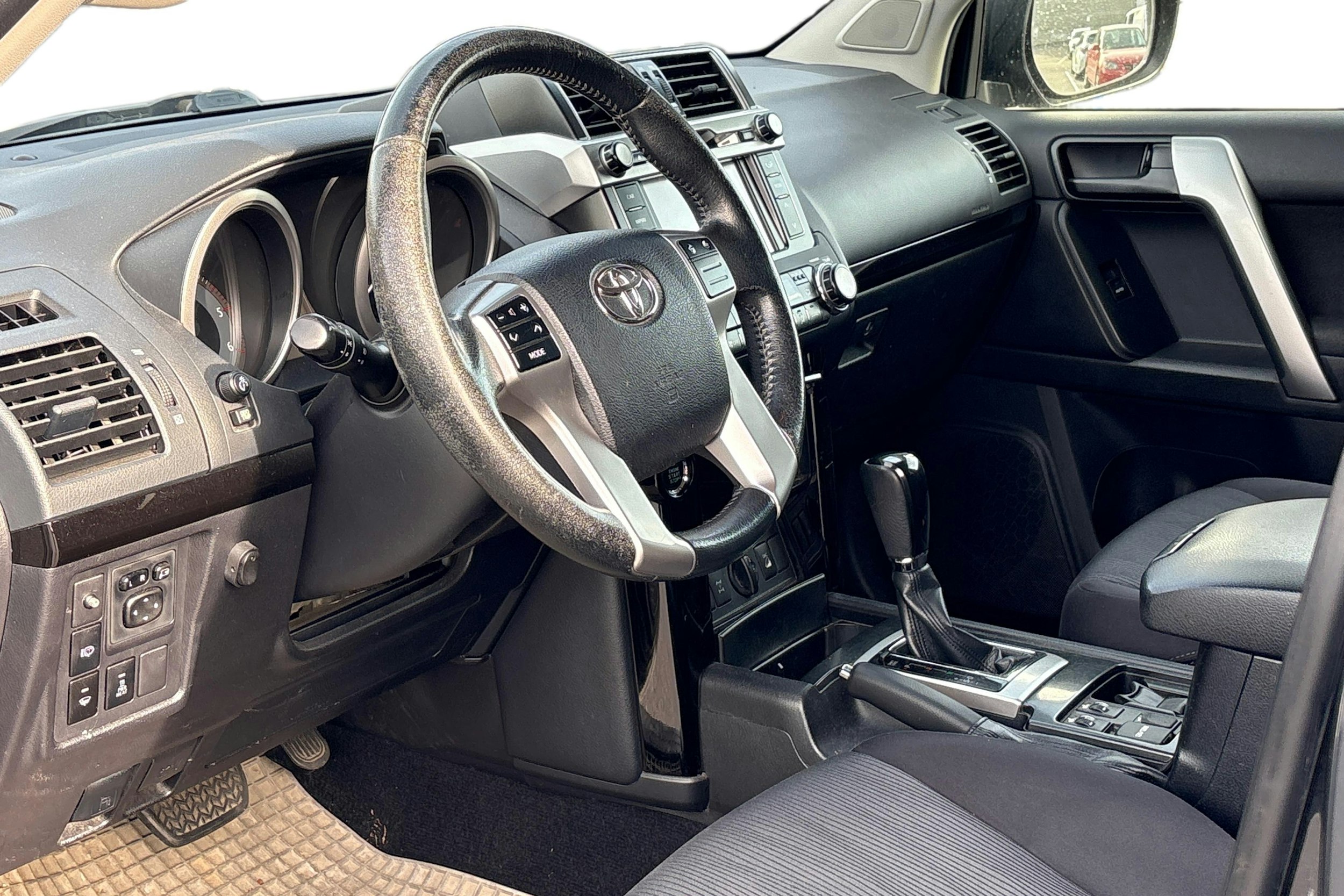 harmaa Toyota Land Cruiser 2014 kuva 3.