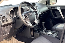 harmaa Toyota Land Cruiser 2014 kuva 3.