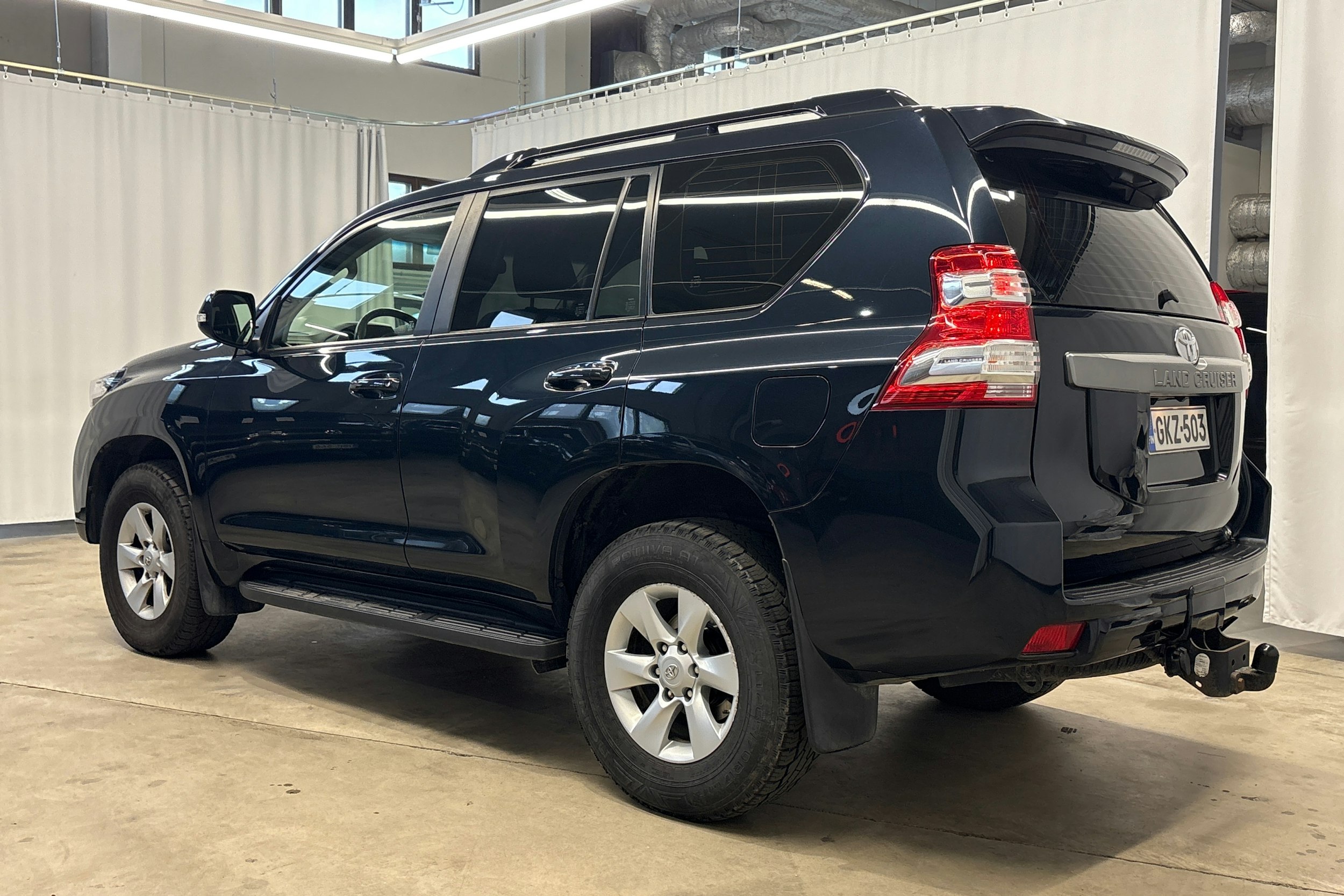 harmaa Toyota Land Cruiser 2014 kuva 11.