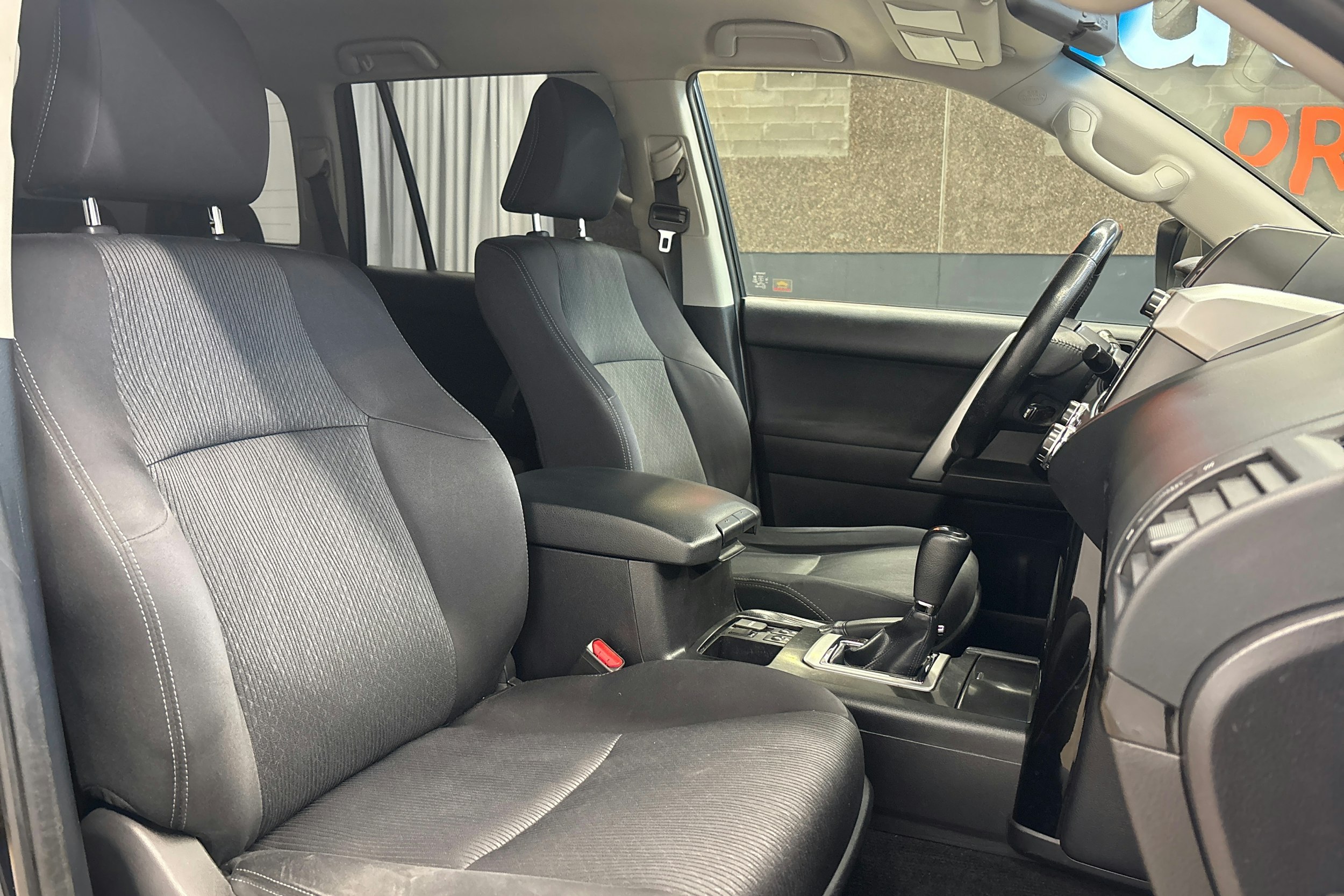 harmaa Toyota Land Cruiser 2014 kuva 14.