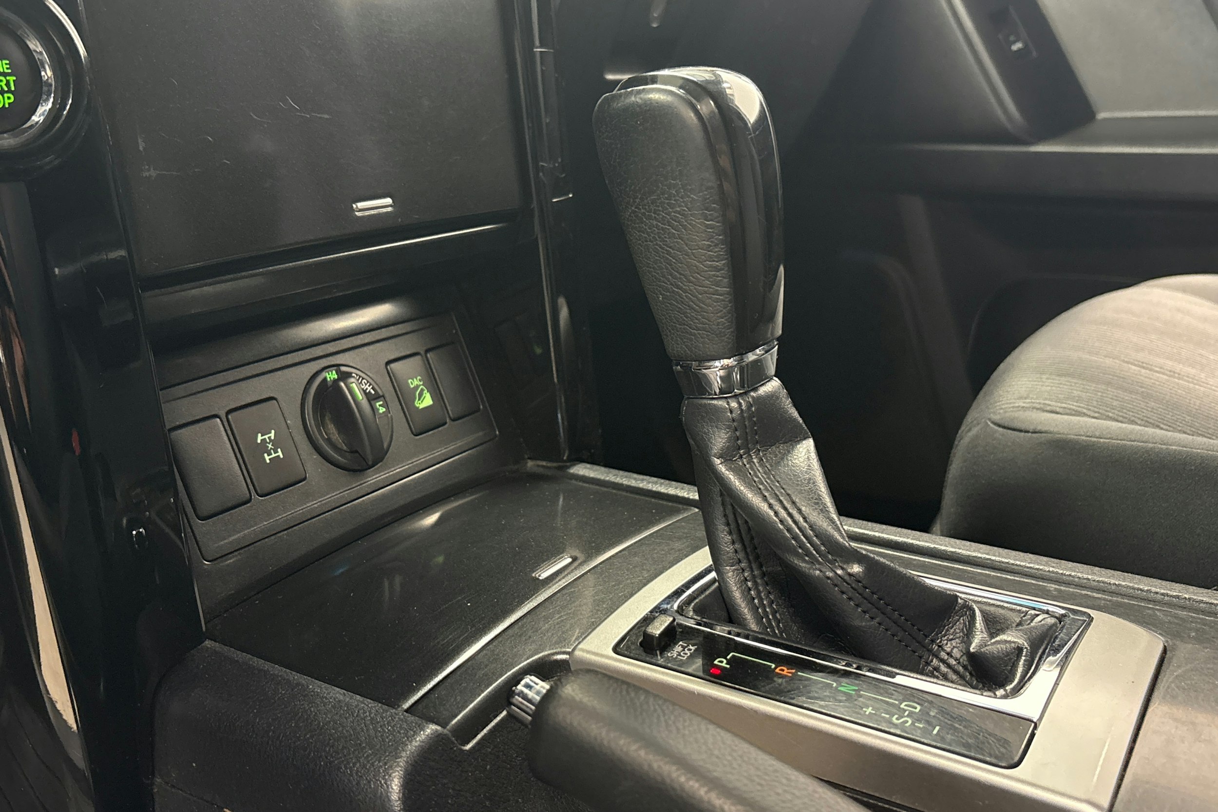 harmaa Toyota Land Cruiser 2014 kuva 15.