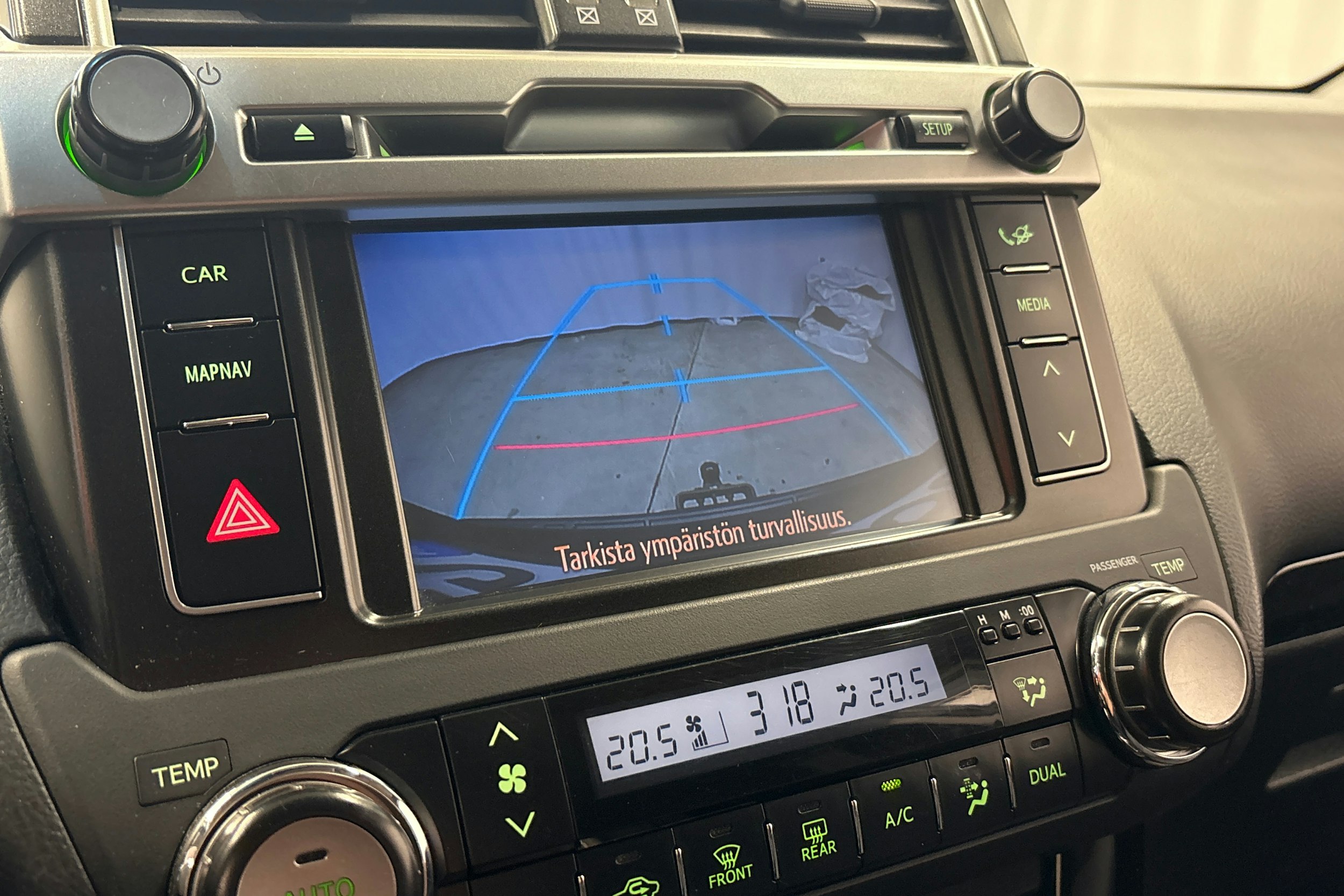 harmaa Toyota Land Cruiser 2014 kuva 18.