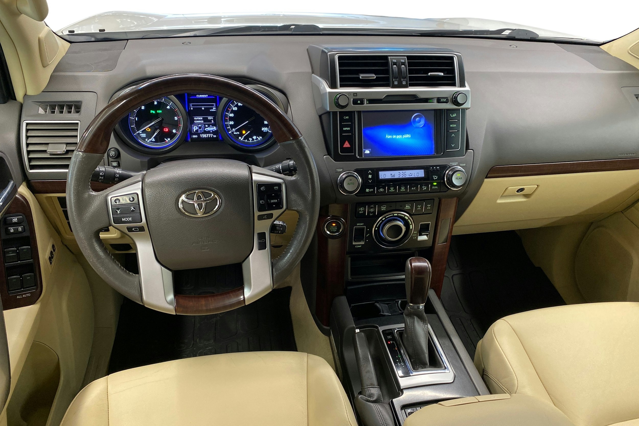 valkoinen Toyota Land Cruiser 2015 kuva 7.
