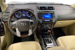 valkoinen Toyota Land Cruiser 2015 kuva 7.