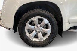 valkoinen Toyota Land Cruiser 2015 kuva 9.