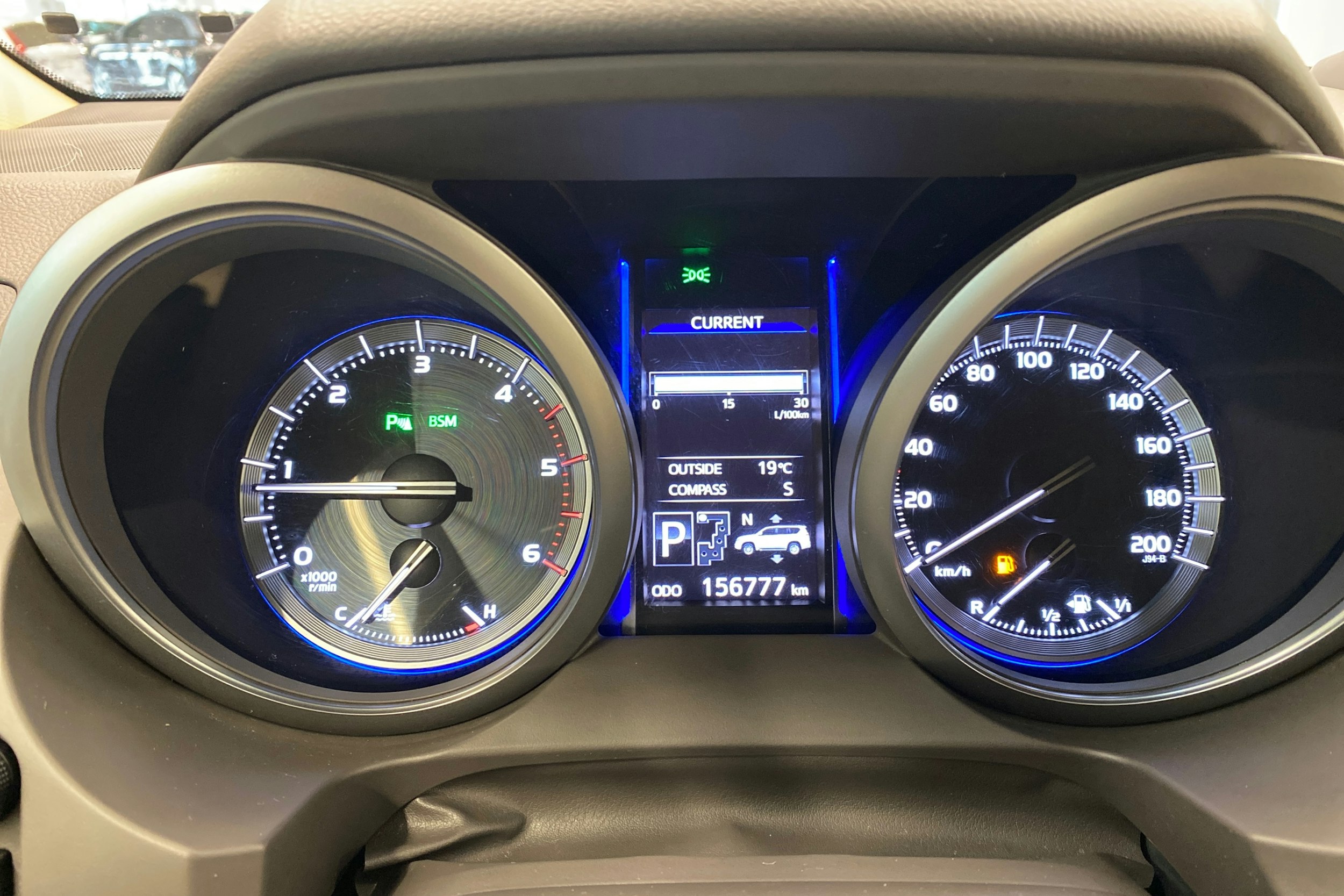 valkoinen Toyota Land Cruiser 2015 kuva 13.