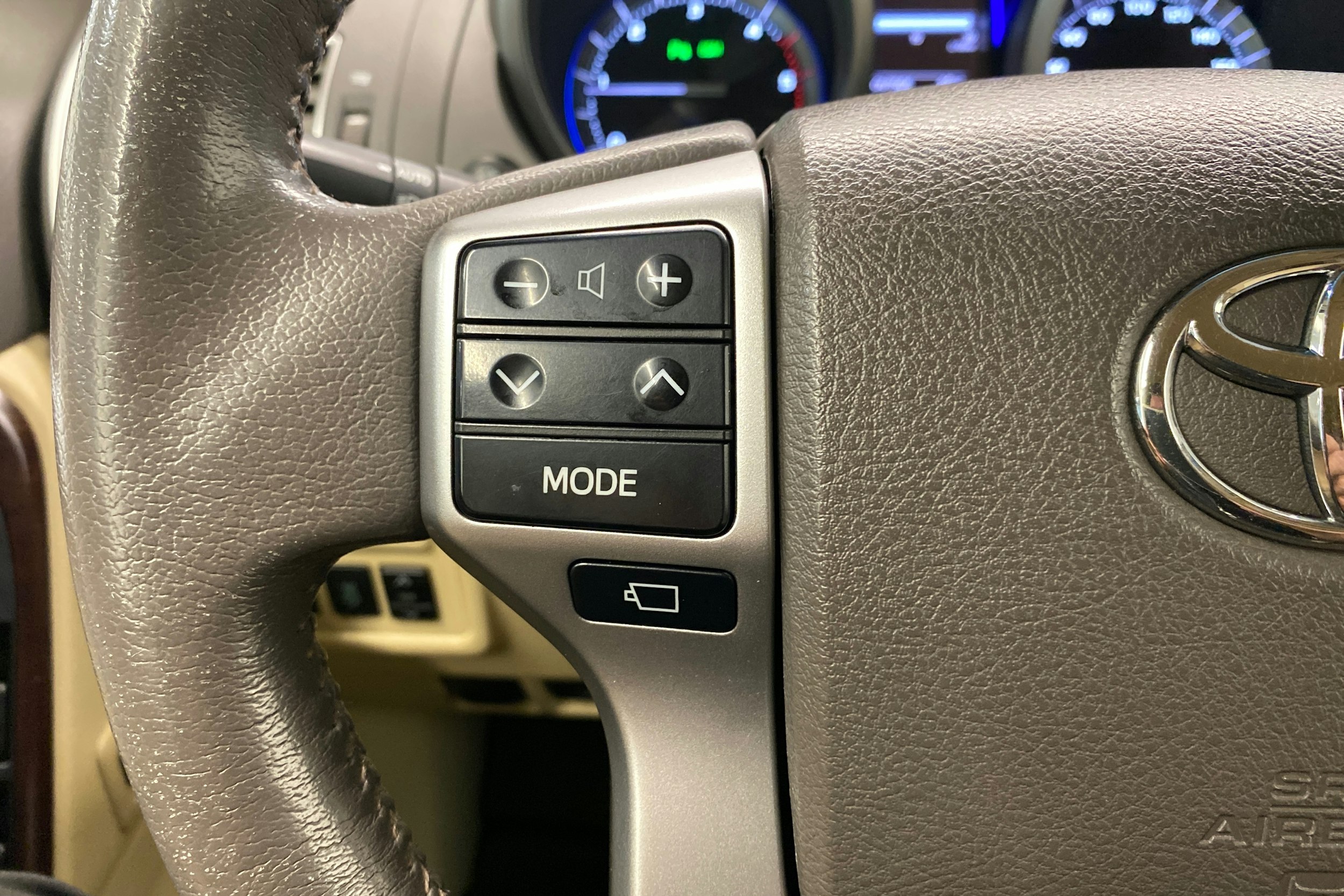 valkoinen Toyota Land Cruiser 2015 kuva 14.
