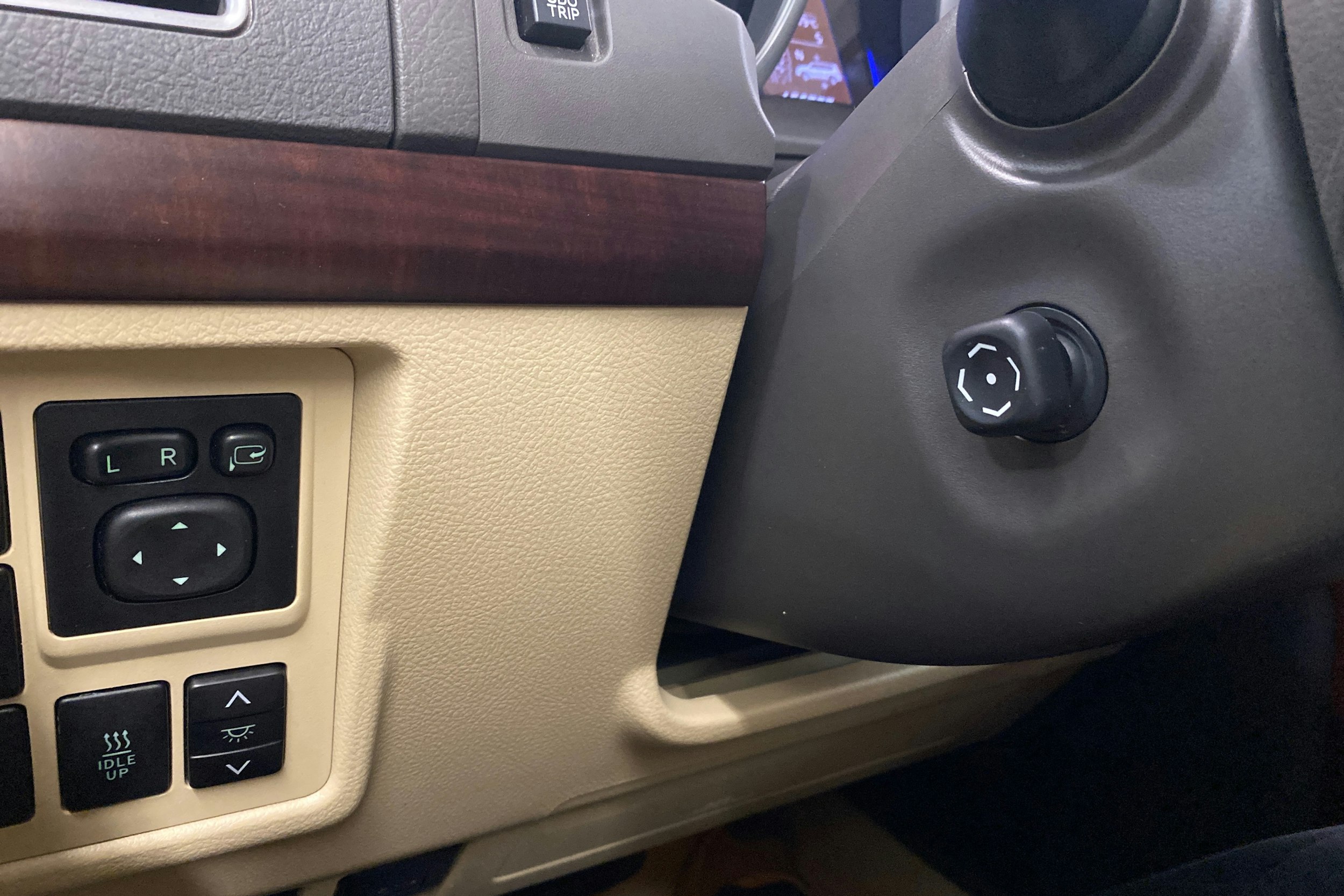 valkoinen Toyota Land Cruiser 2015 kuva 19.