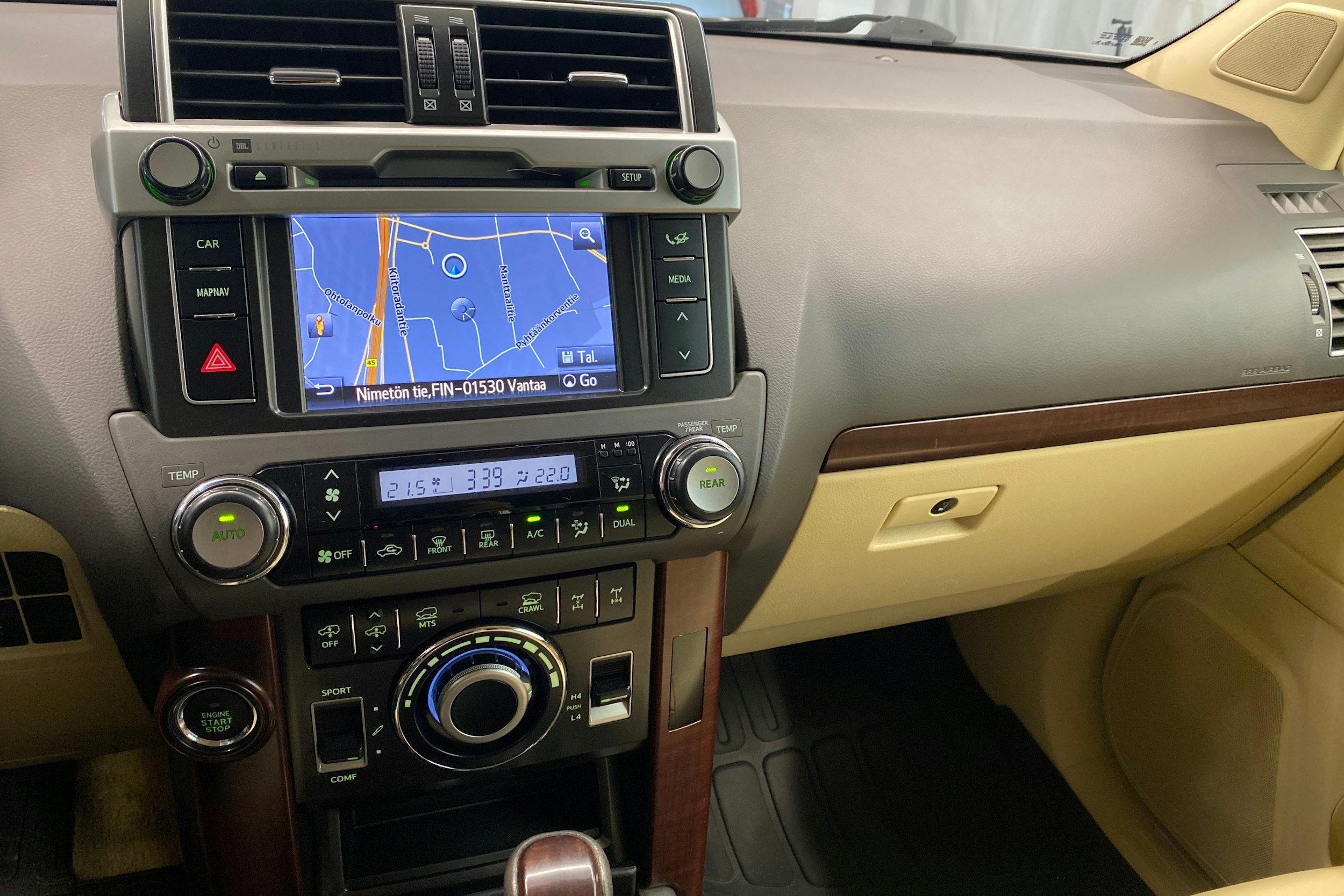 valkoinen Toyota Land Cruiser 2015 kuva 20.
