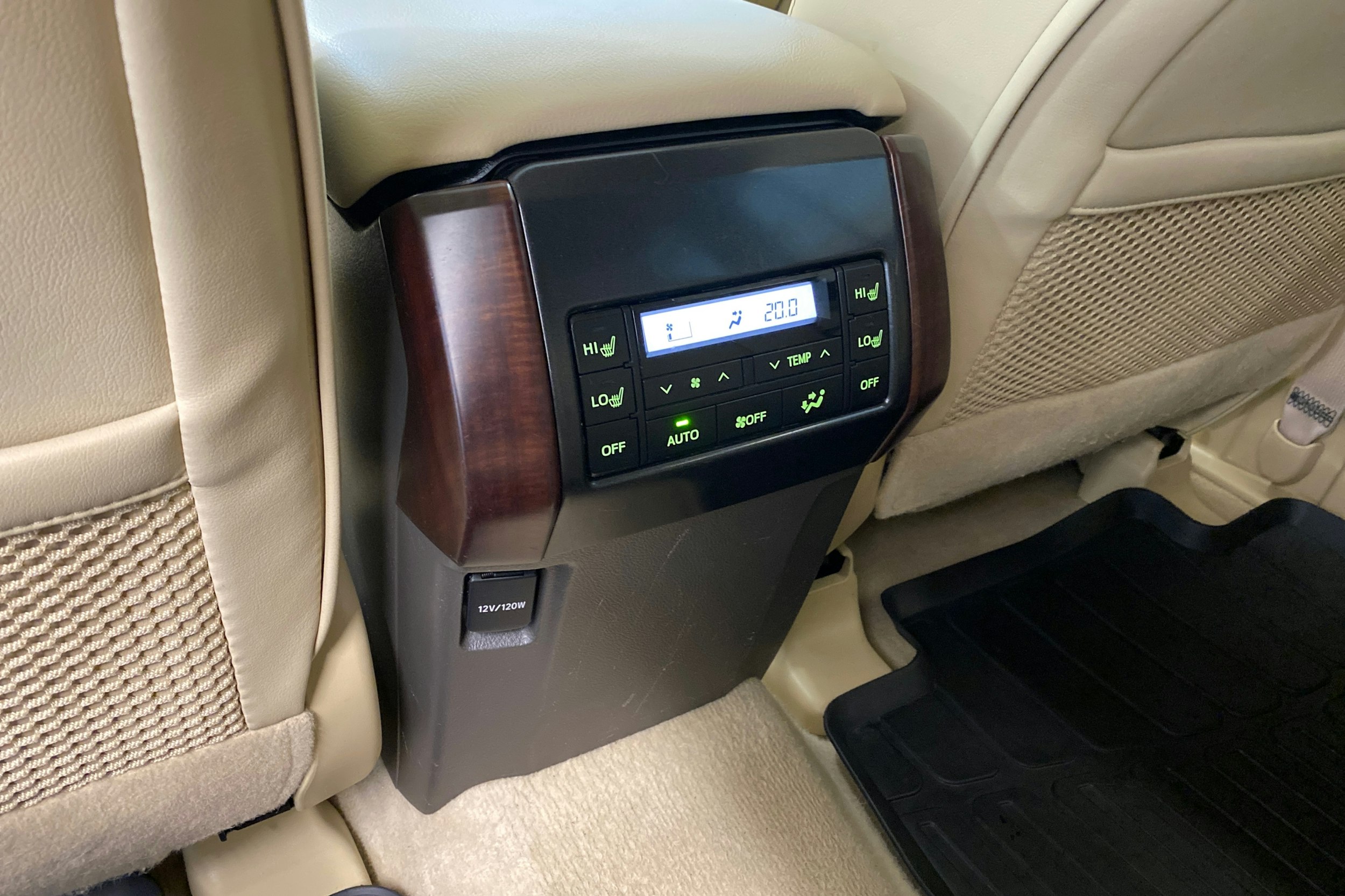 valkoinen Toyota Land Cruiser 2015 kuva 31.