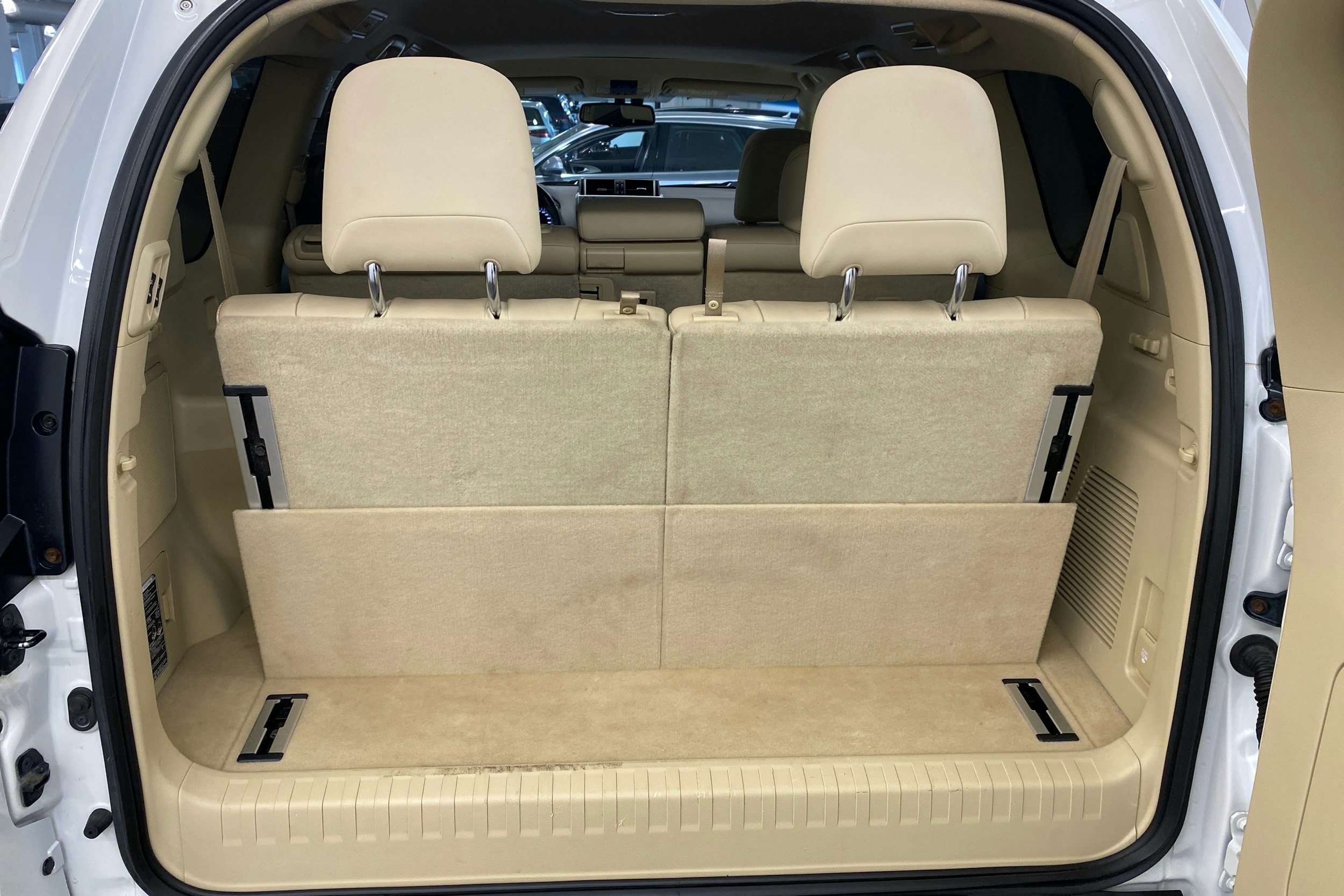 valkoinen Toyota Land Cruiser 2015 kuva 33.