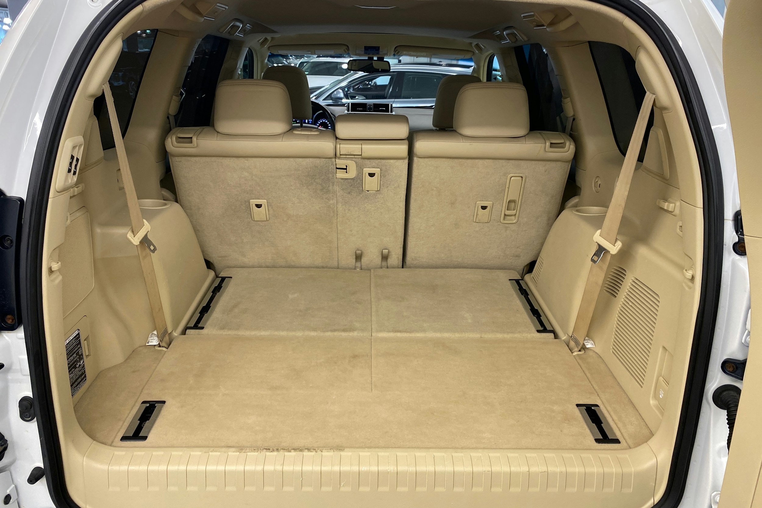 valkoinen Toyota Land Cruiser 2015 kuva 35.