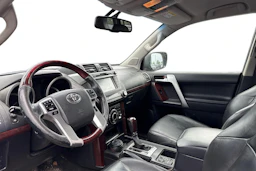 ruskea (beige) Toyota Land Cruiser 2016 kuva 3.