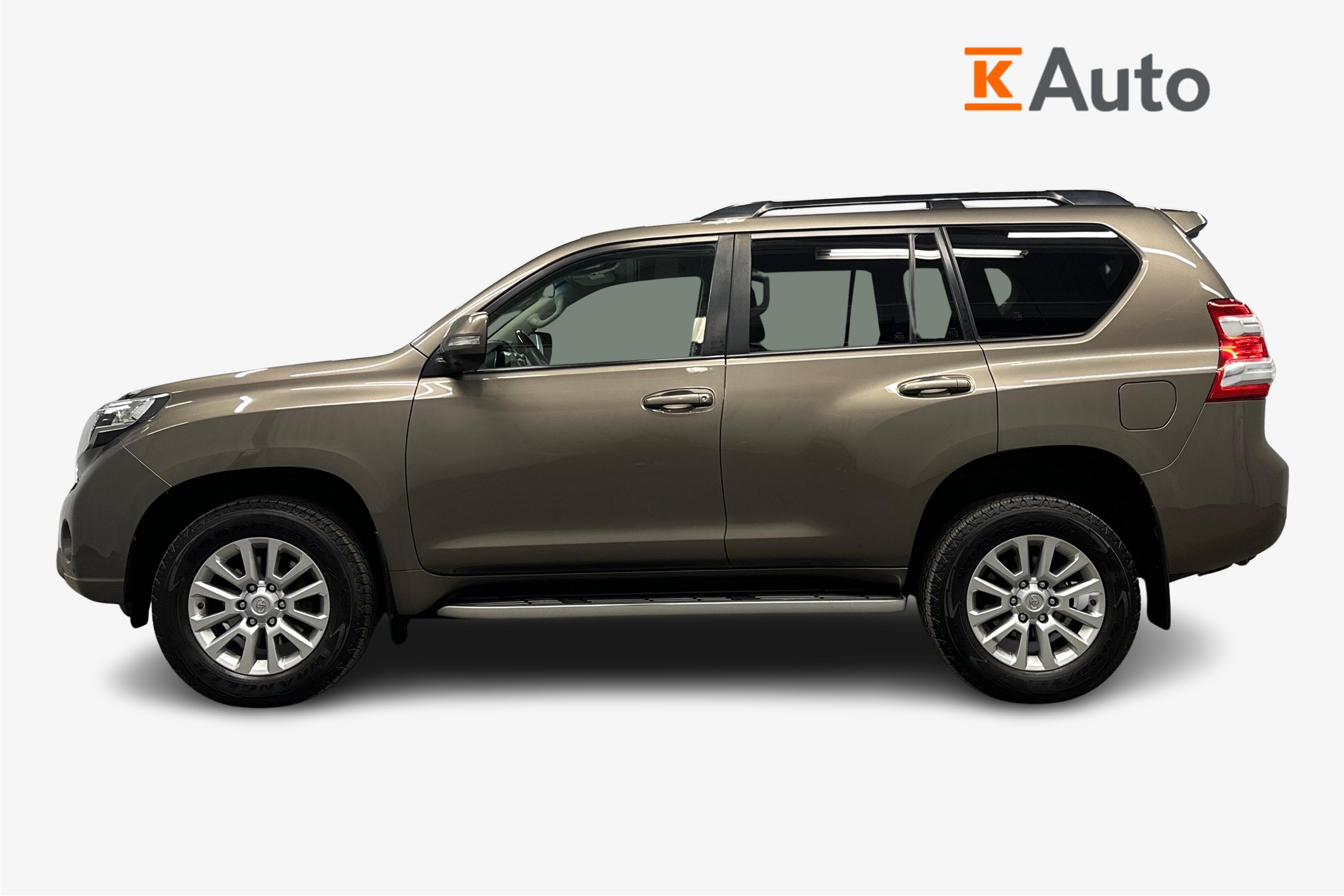 Toyota Land Cruiser 2016, kuva 7/32