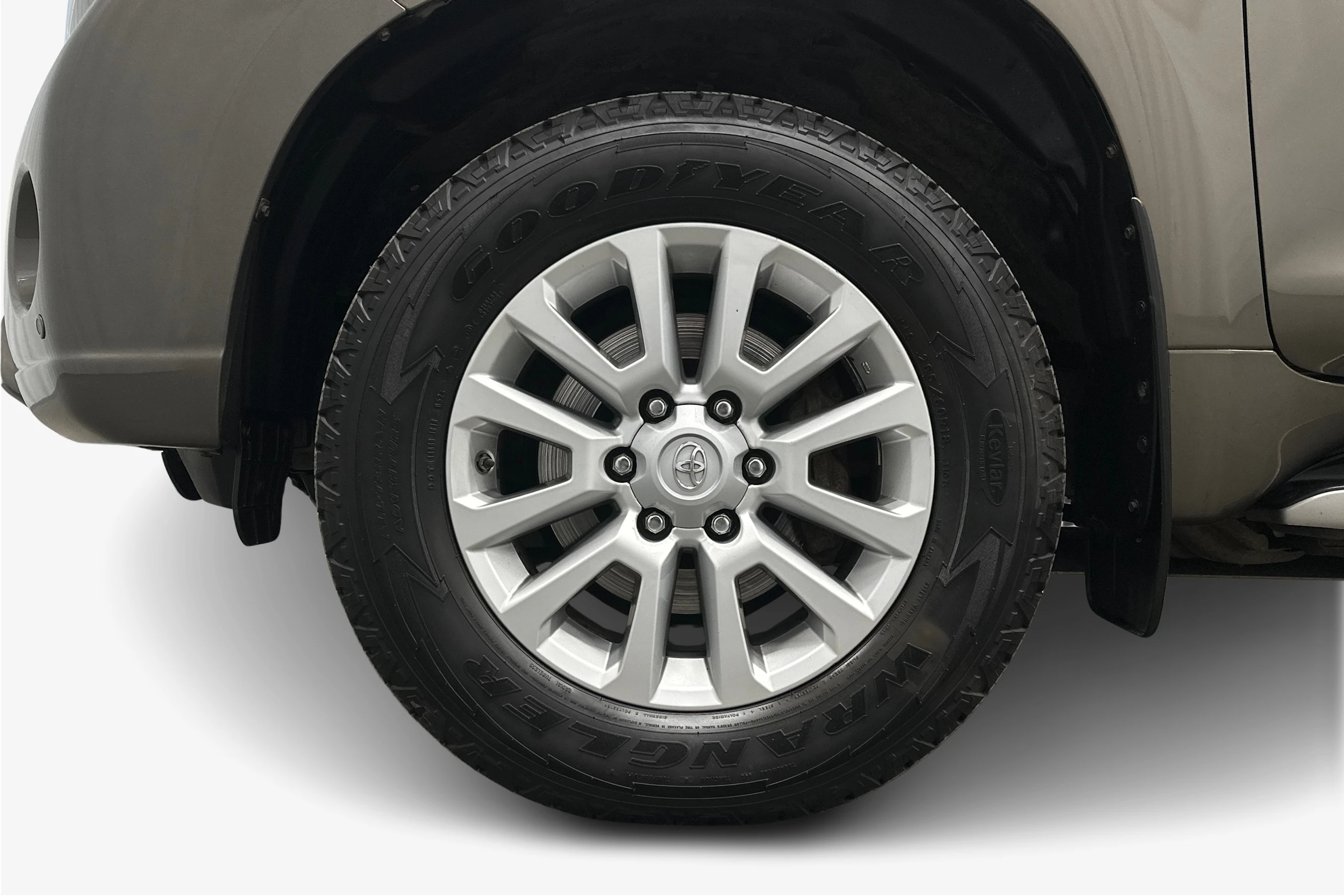 ruskea (beige) Toyota Land Cruiser 2016 kuva 12.