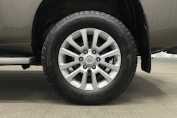 ruskea (beige) Toyota Land Cruiser 2016 kuva 13.