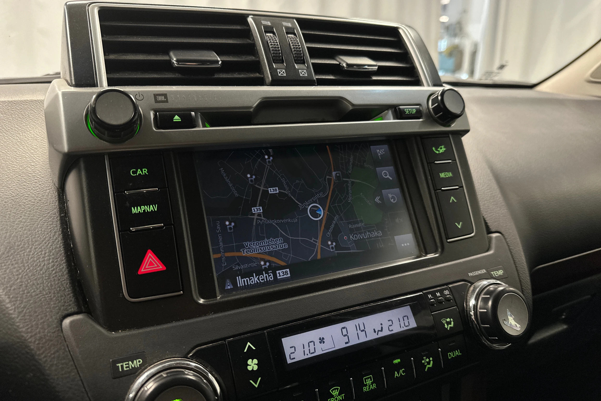 ruskea (beige) Toyota Land Cruiser 2016 kuva 20.