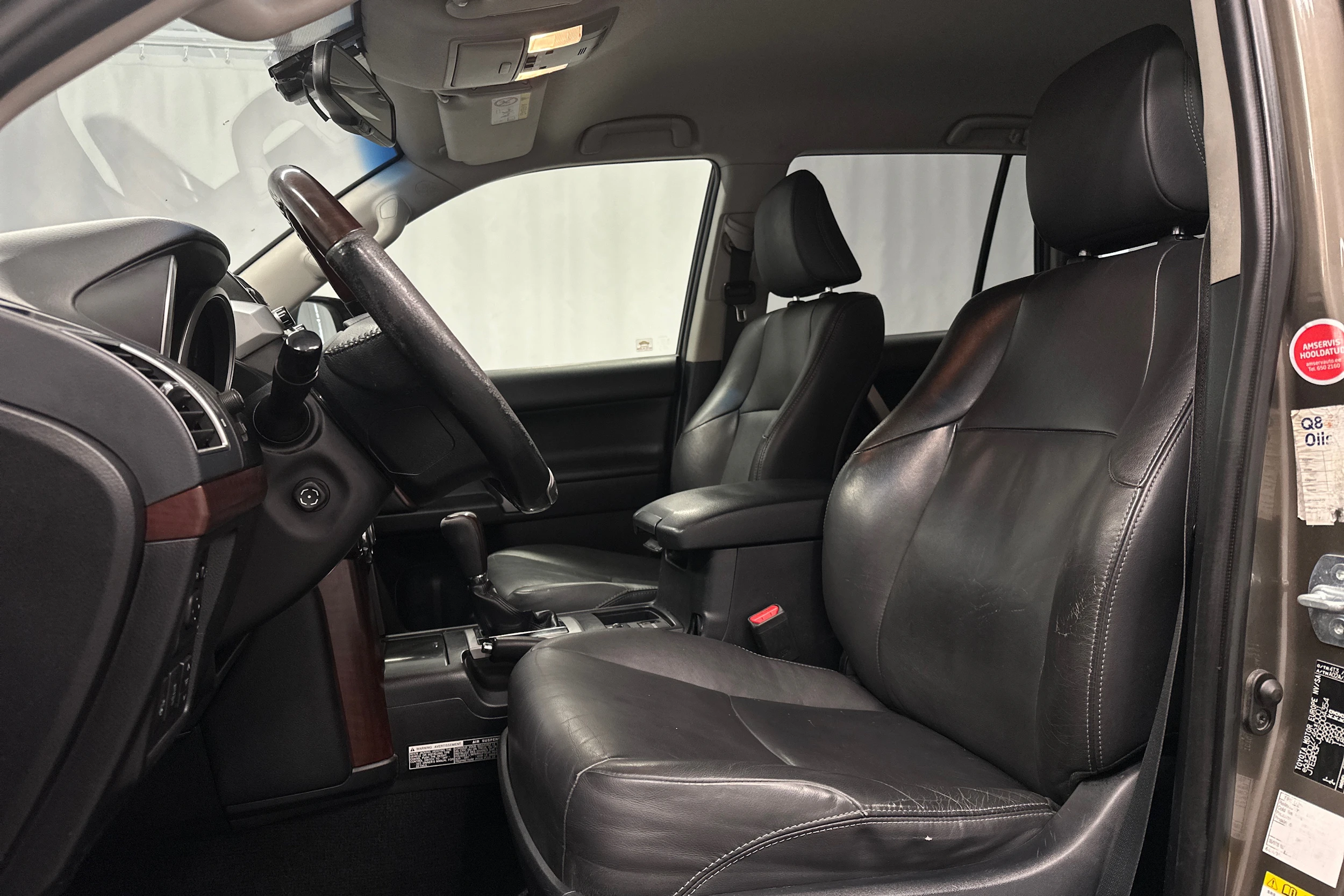 ruskea (beige) Toyota Land Cruiser 2016 kuva 30.