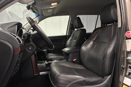 ruskea (beige) Toyota Land Cruiser 2016 kuva 30.