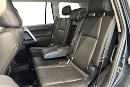 harmaa Toyota Land Cruiser 2016 kuva 10.