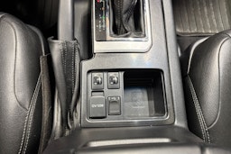 harmaa Toyota Land Cruiser 2016 kuva 24.