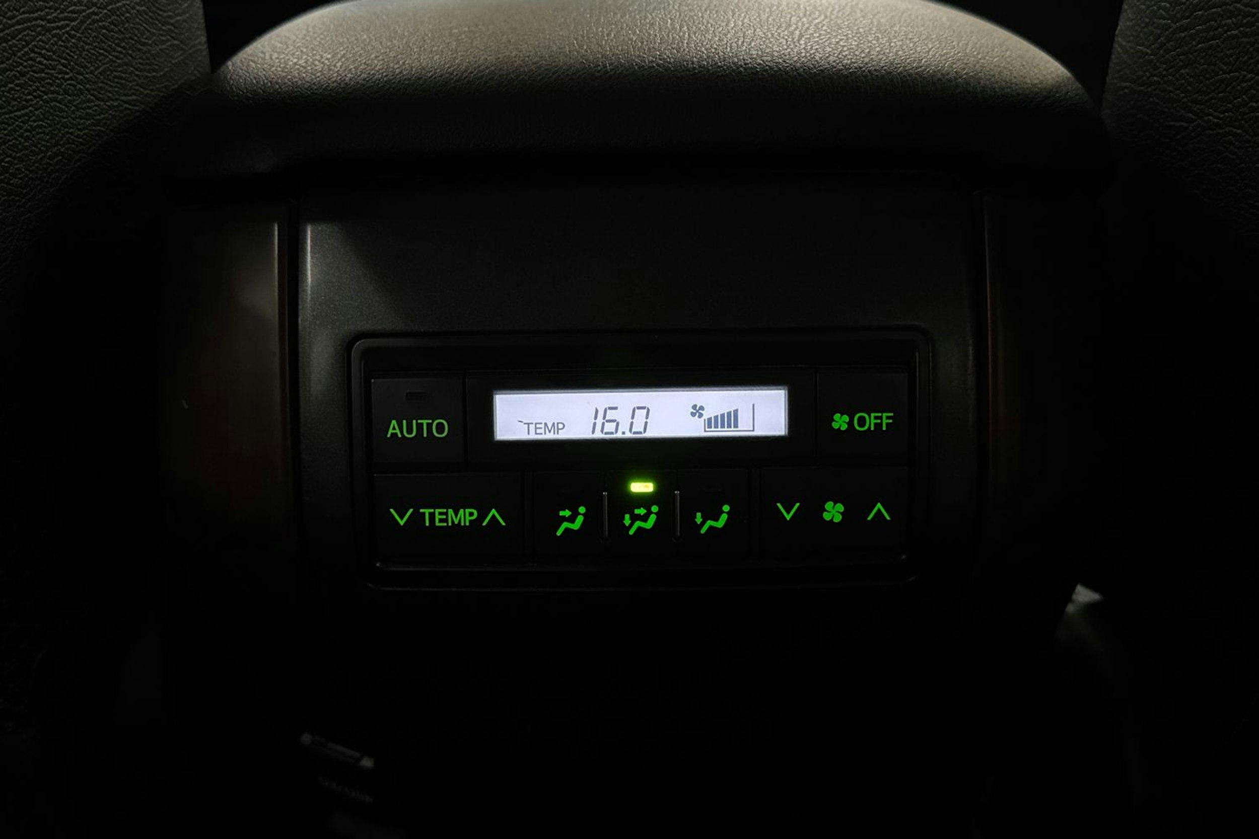 harmaa Toyota Land Cruiser 2016 kuva 28.