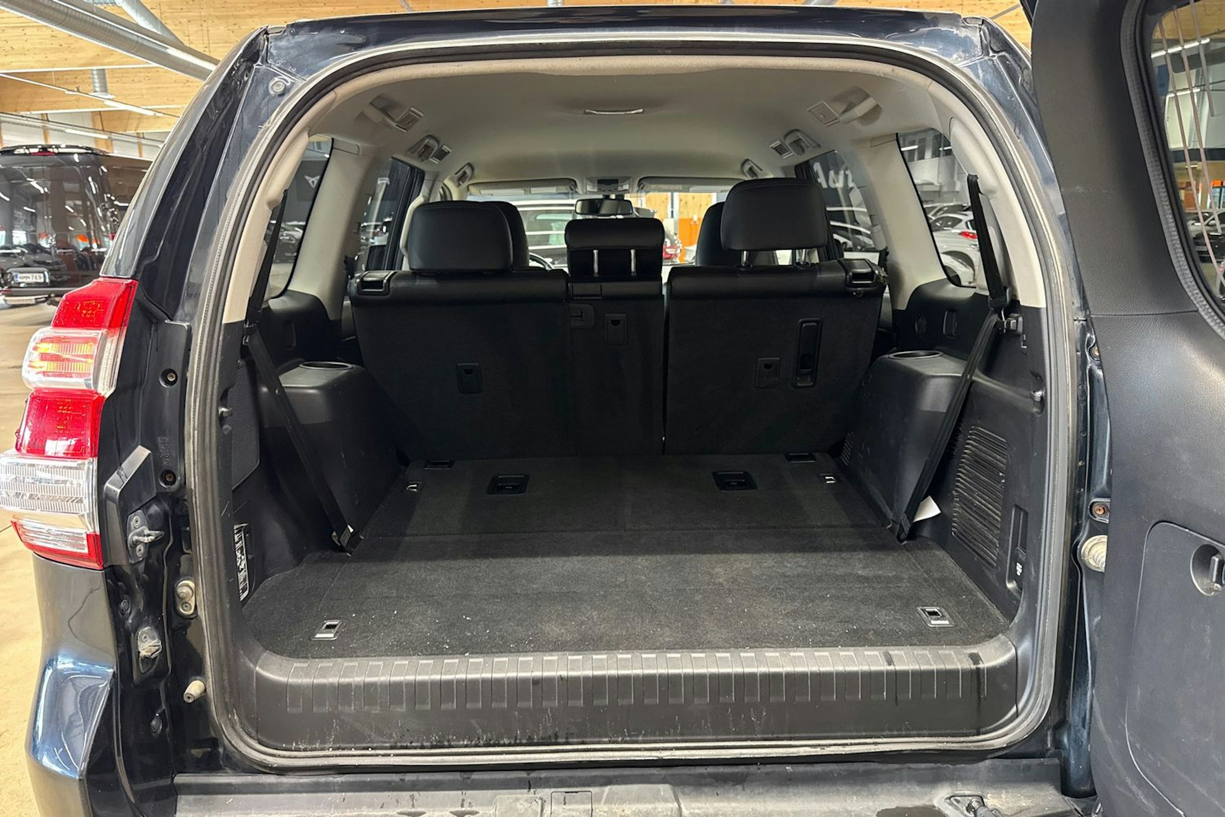 harmaa Toyota Land Cruiser 2016 kuva 31.