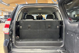 harmaa Toyota Land Cruiser 2016 kuva 33.
