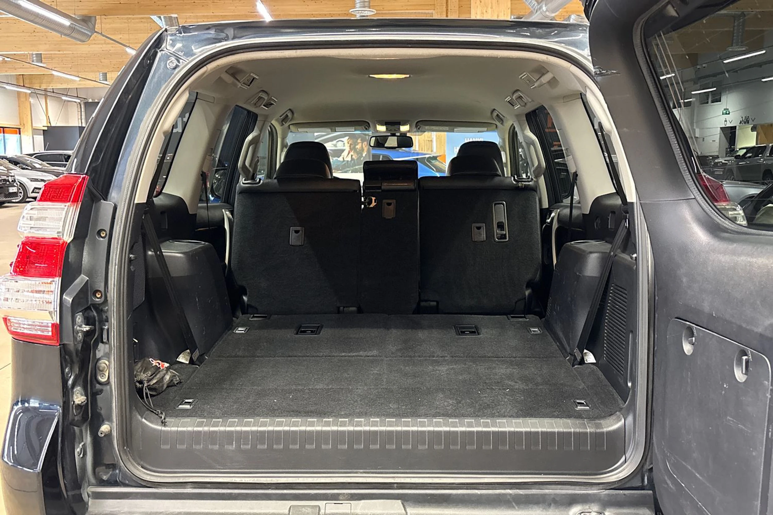 harmaa Toyota Land Cruiser 2016 kuva 34.