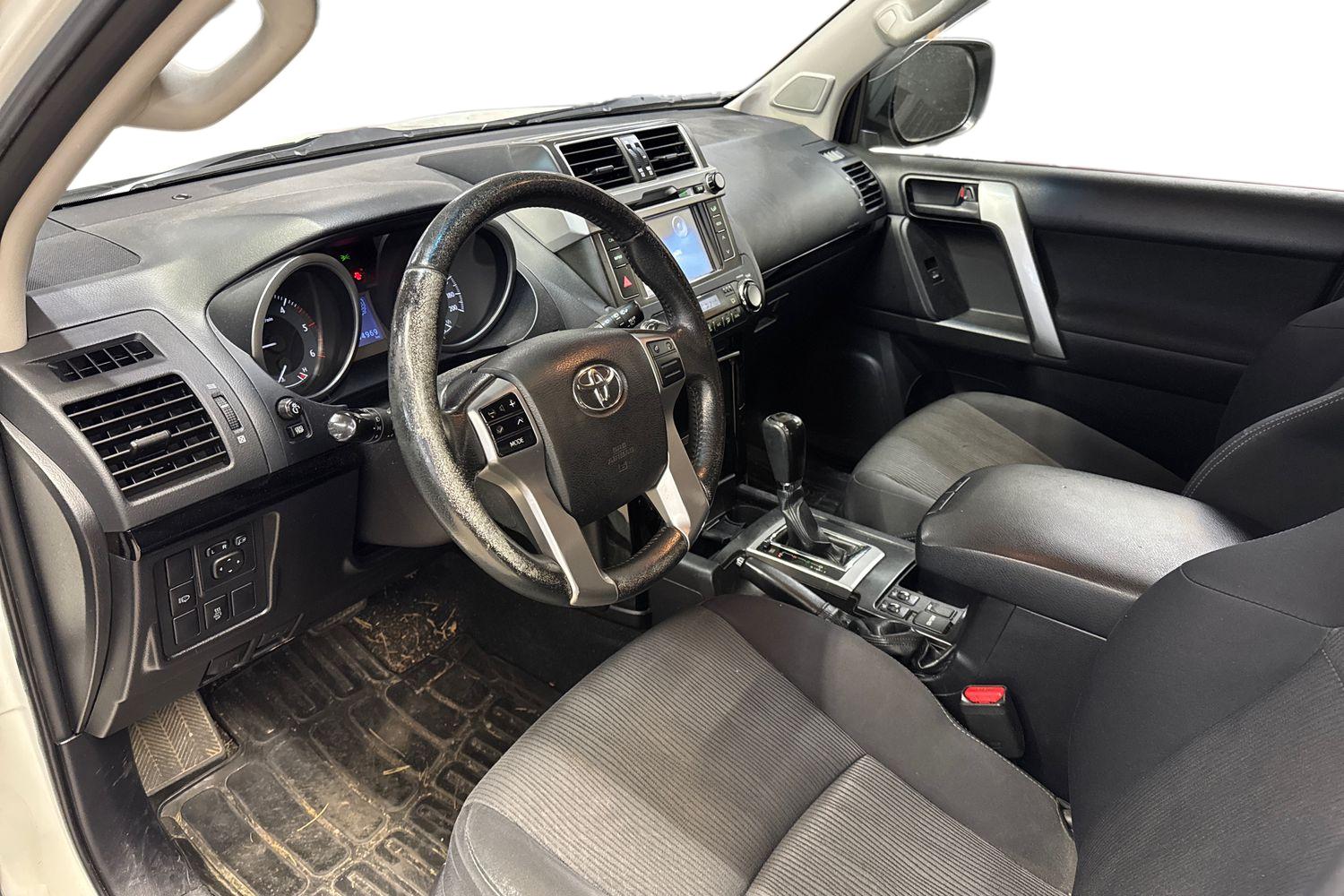 Toyota Land Cruiser 2016, kuva 3/3