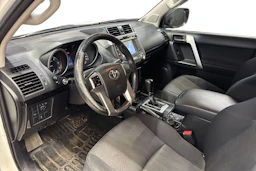 valkoinen Toyota Land Cruiser 2016 kuva 3.