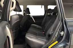 sininen Toyota Land Cruiser 2017 kuva 11.