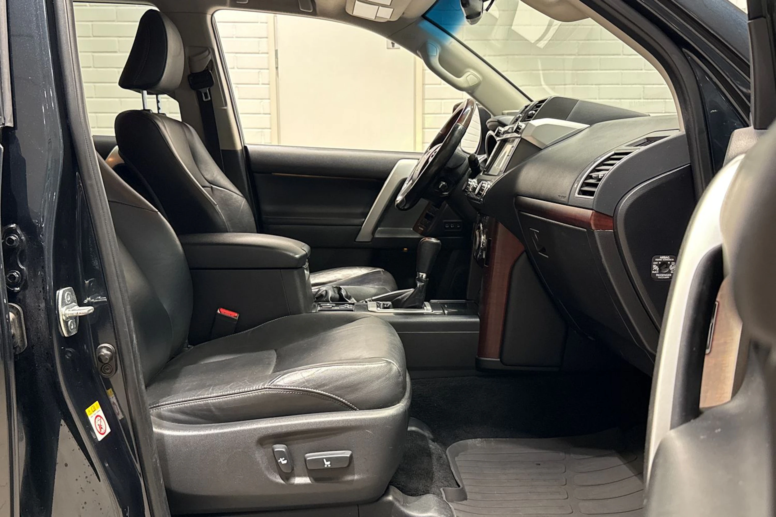 sininen Toyota Land Cruiser 2017 kuva 15.