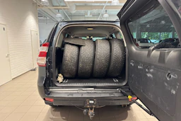 sininen Toyota Land Cruiser 2017 kuva 17.