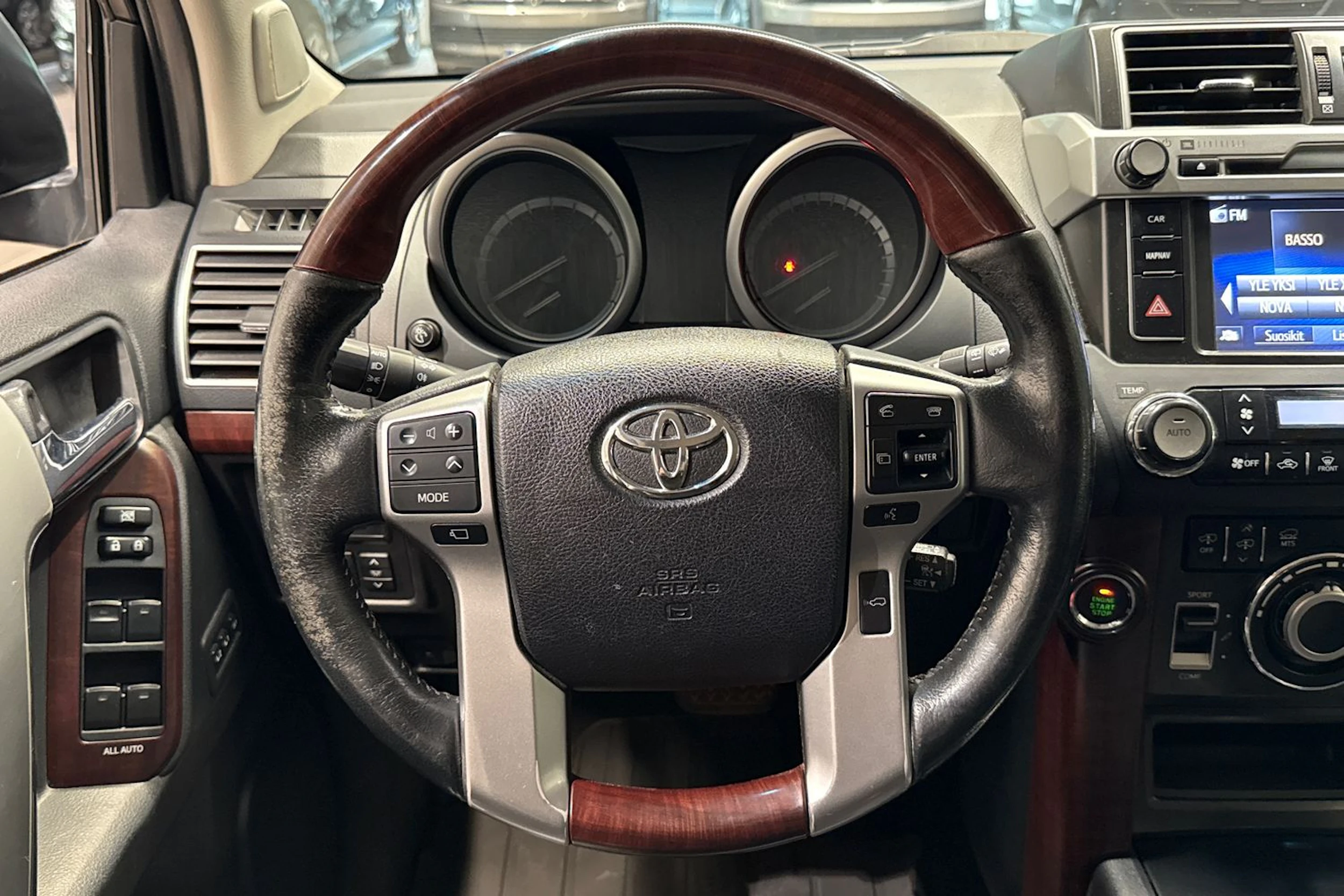 sininen Toyota Land Cruiser 2017 kuva 18.