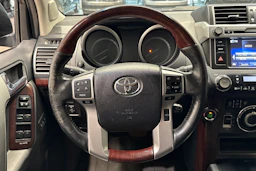 sininen Toyota Land Cruiser 2017 kuva 18.