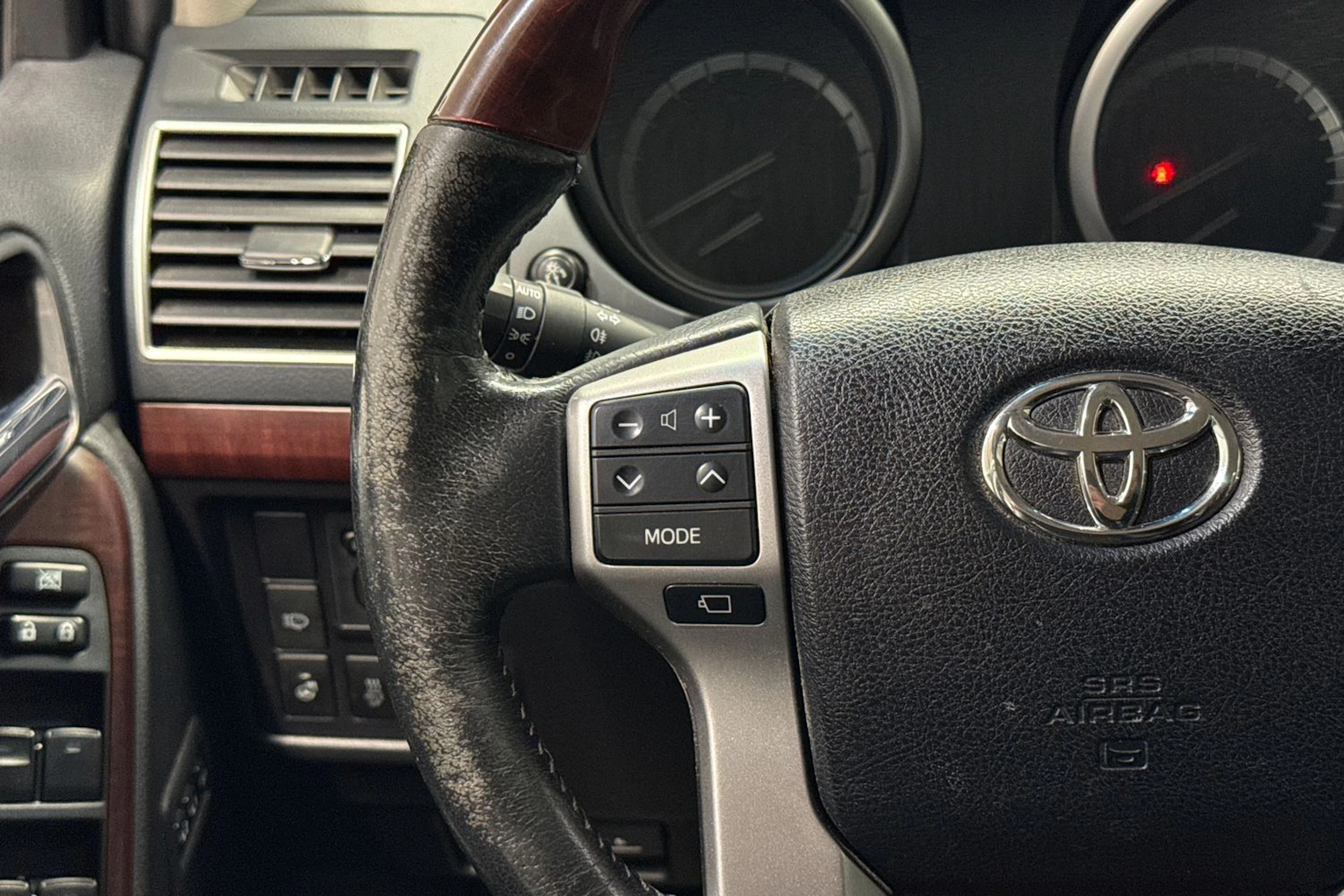 sininen Toyota Land Cruiser 2017 kuva 19.