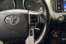 sininen Toyota Land Cruiser 2017 kuva 20.