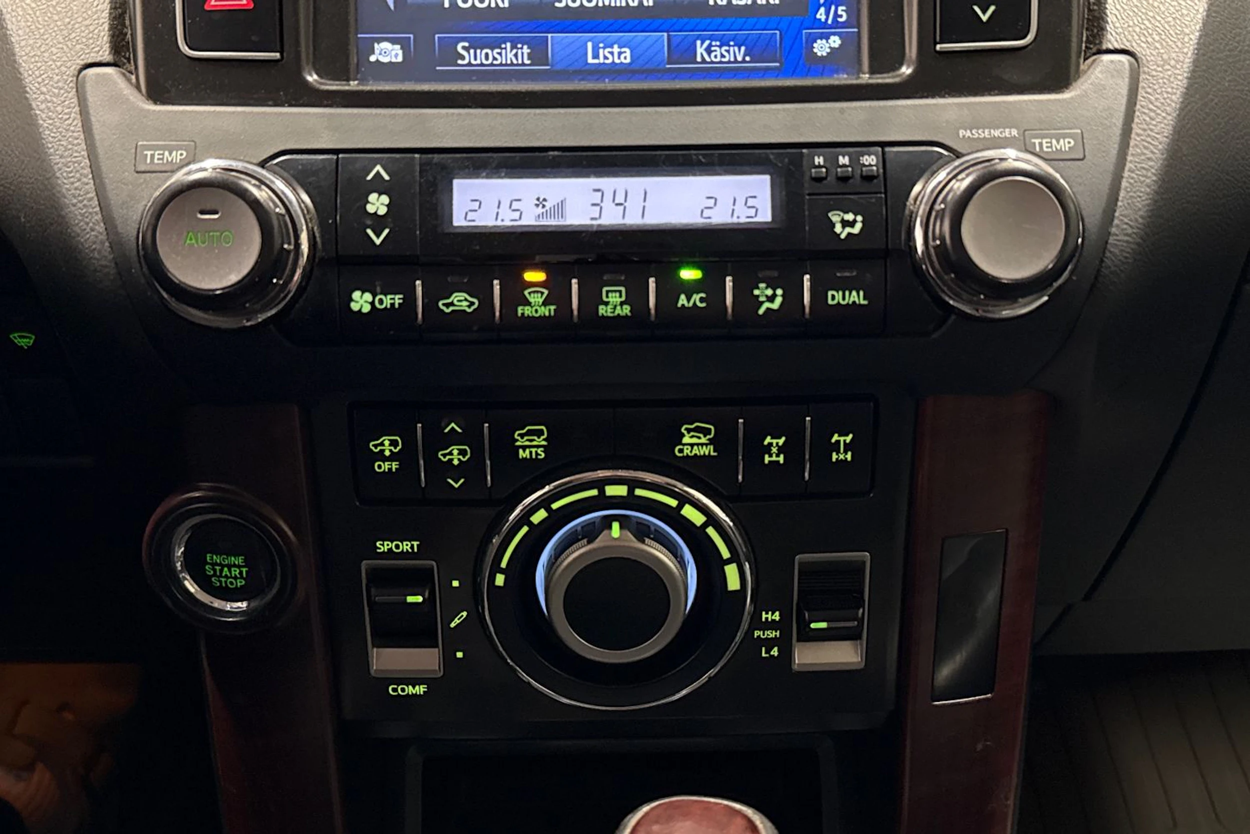sininen Toyota Land Cruiser 2017 kuva 26.