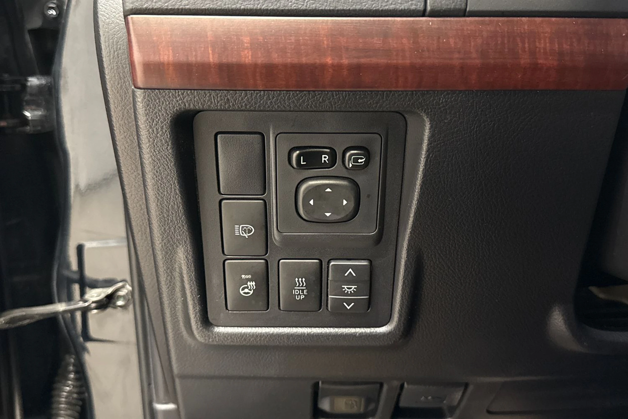 sininen Toyota Land Cruiser 2017 kuva 28.