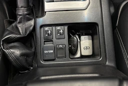 sininen Toyota Land Cruiser 2017 kuva 30.