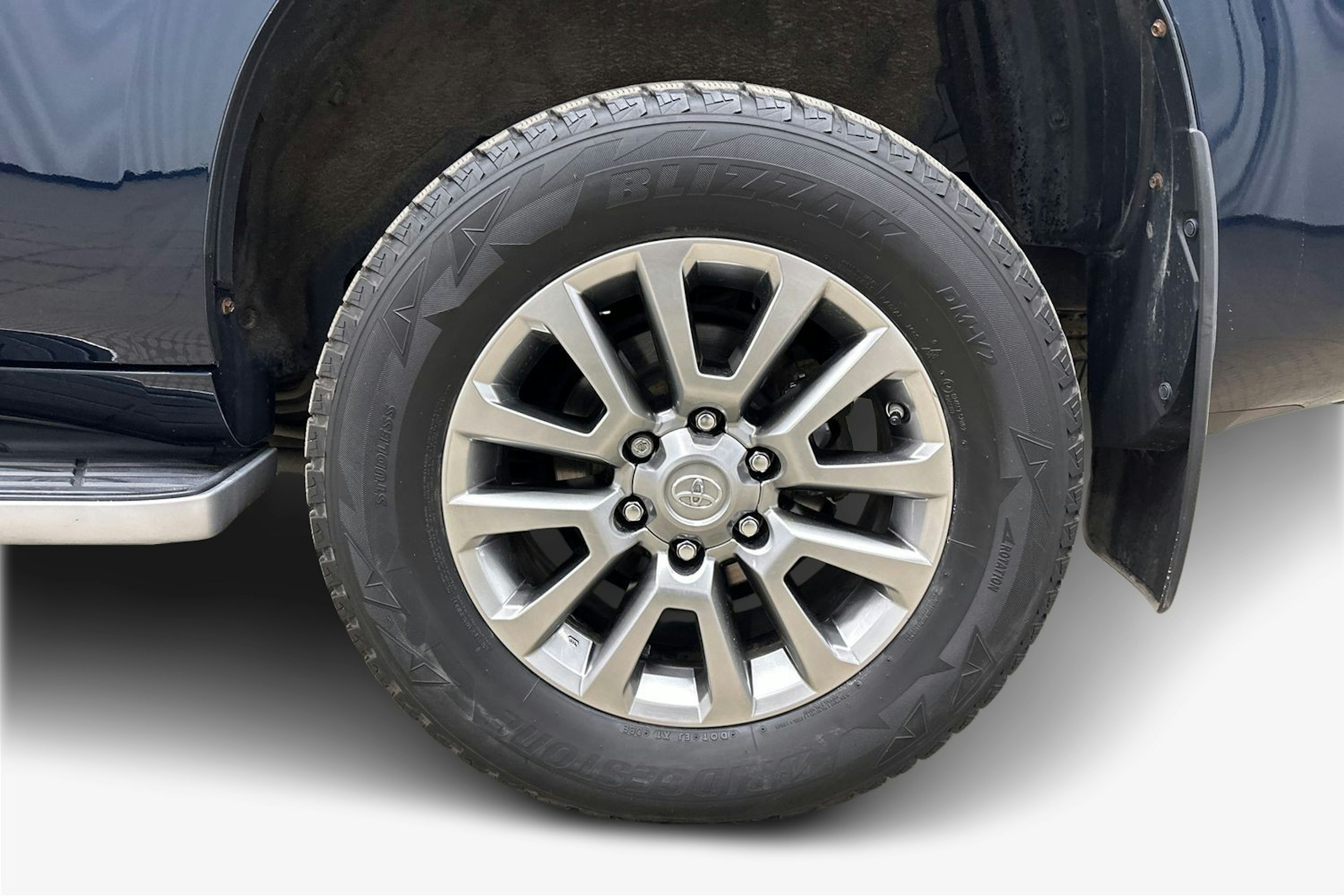 sininen Toyota Land Cruiser 2018 kuva 11.