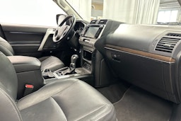 sininen Toyota Land Cruiser 2018 kuva 13.