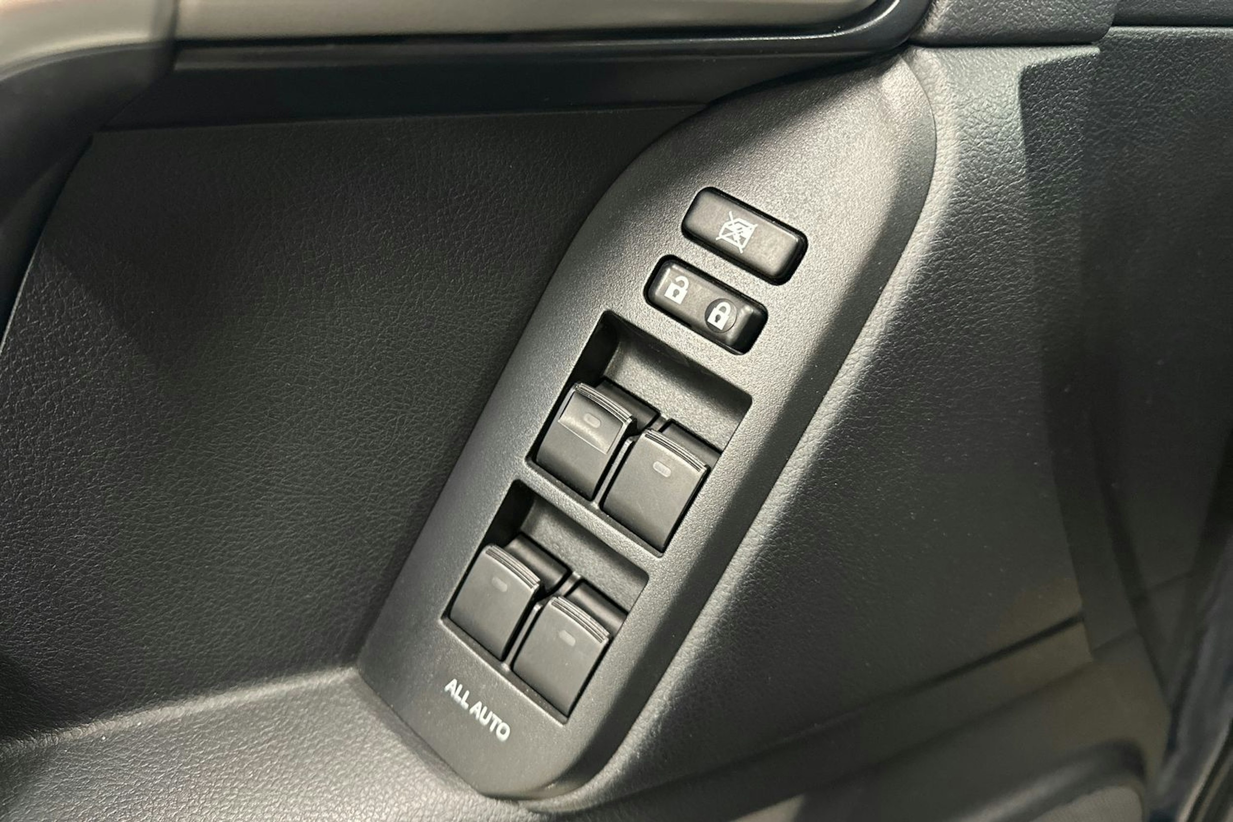 sininen Toyota Land Cruiser 2018 kuva 15.