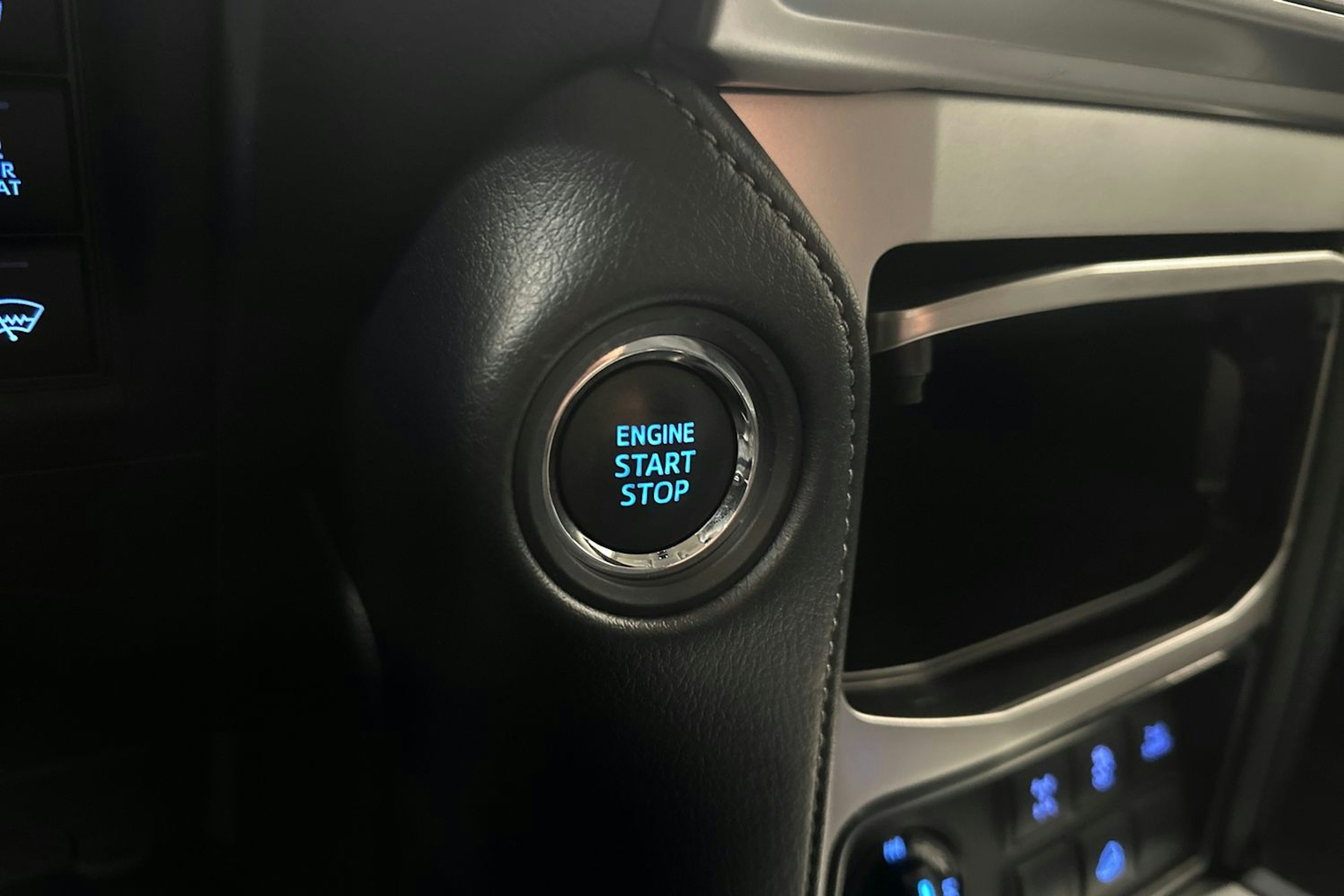 sininen Toyota Land Cruiser 2018 kuva 21.